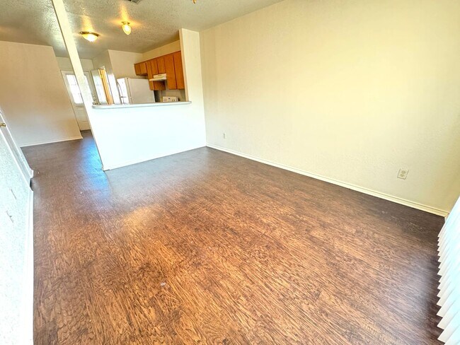 4207 Deek Dr unit B, Killeen, TX 76549 - photo 2