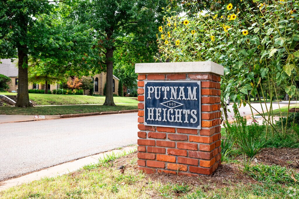 About Putnam Heights Schools, Demographics, Things to Do