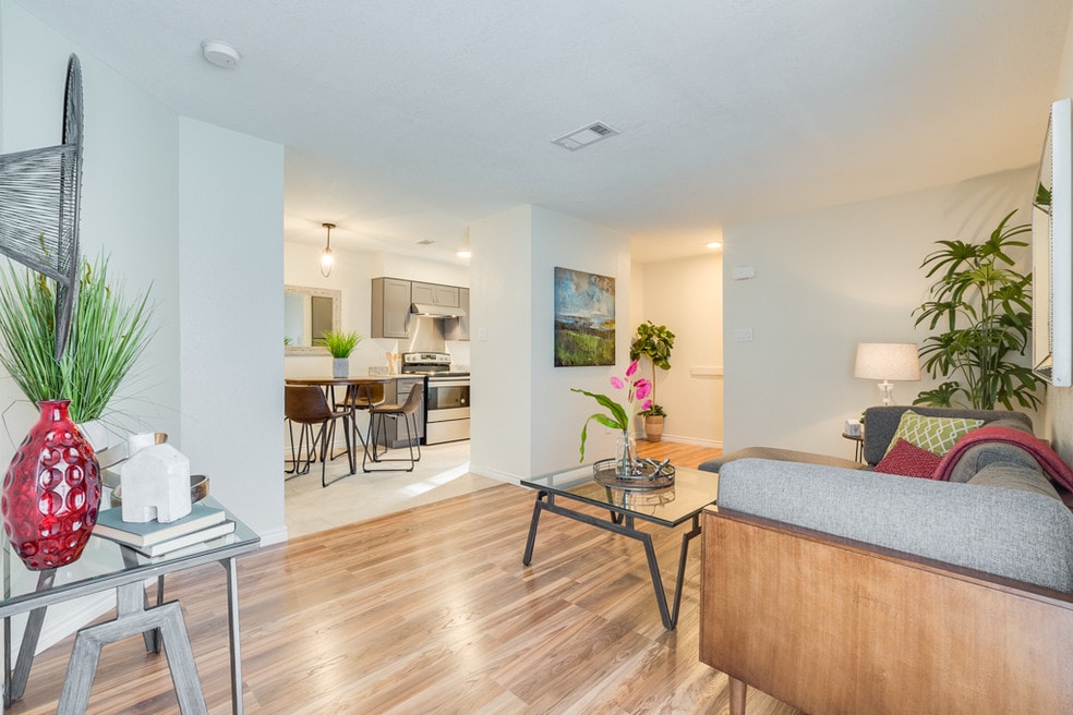 Foyer/Living Room