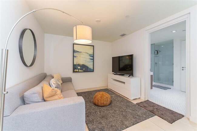 Tiffany House unit 502, Fort Lauderdale, FL 33304 - photo 4