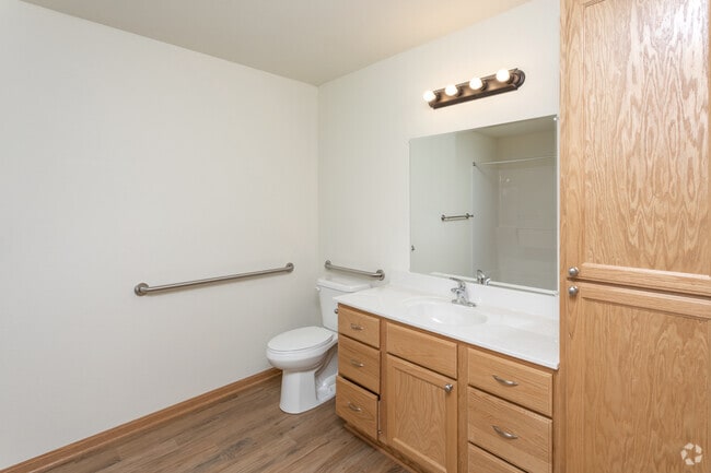 The Depot, River Falls, WI 54022 - photo 3