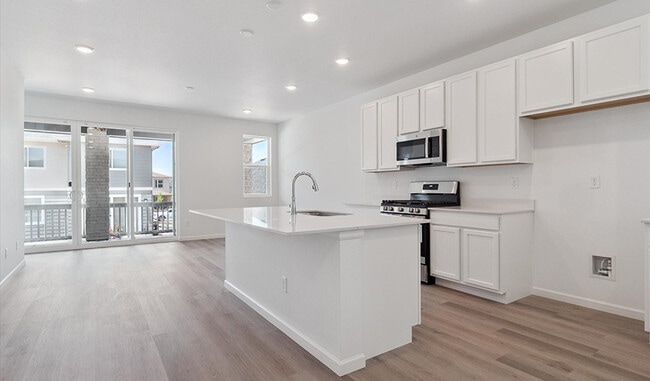 8317 Snake River St, Littleton, CO 80125 - photo 2