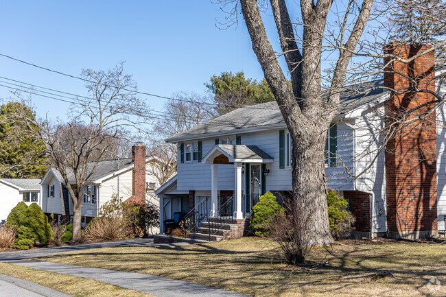 Split level homes are common among the homes in Woods Corner.