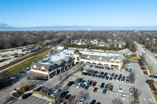 Fusion Academy Lake Forest is a one to one private school.