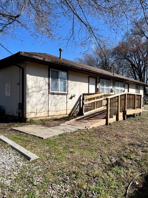 2226 N Pierce Ave, Springfield, MO 65803
