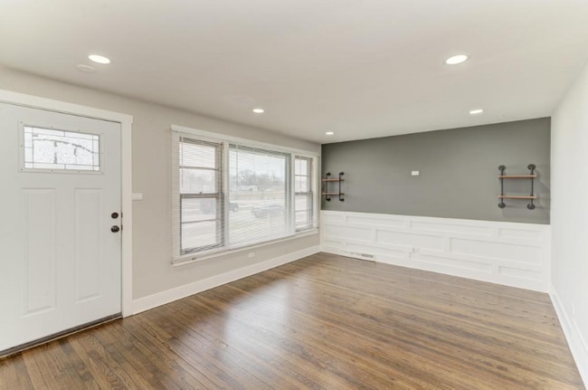 11209 S Laflin St, Chicago, IL 60643 - photo 3