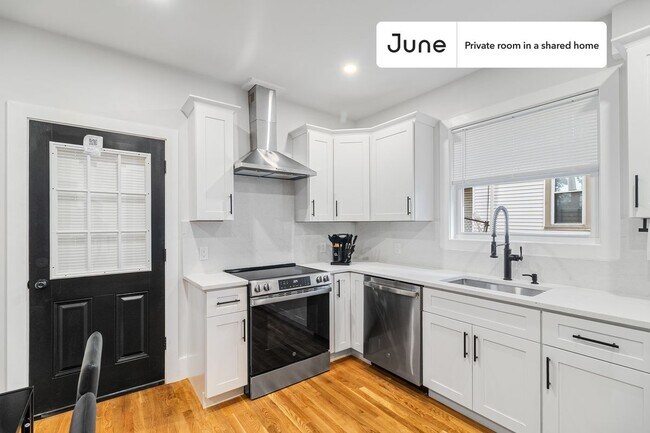 10 Walnut Park unit C, Boston, MA 02119 - photo 6
