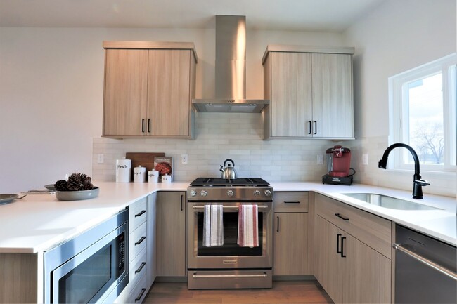 Carlsbad Crossing, Boise, ID 83703 - photo 2