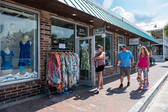 New Smyrna Beach features plenty of local shops along Flagler Avenue and Canal Street.