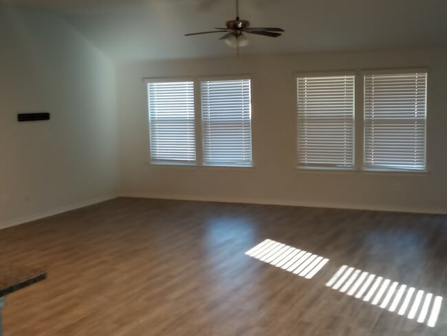 10128 Boxelder Dr, Crowley, TX 76036 - photo 3