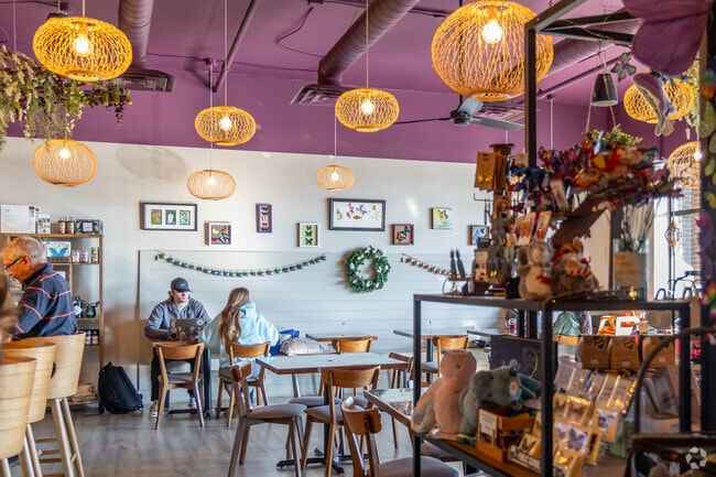 Have a study break or start your morning right in Luna's Cafe.