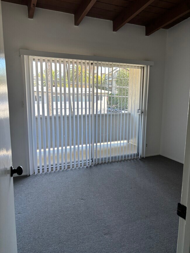 975 S Barrington Ave, Los Angeles, CA 90049 - photo 7