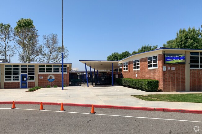 Los Altos Elementary runs a Spanish dual immersion program in South Whittier.