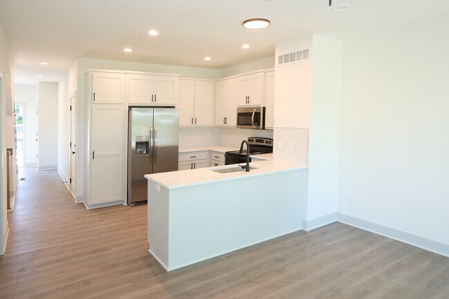 Eagle Creek Townhomes, De Soto, KS 66018 - photo 3