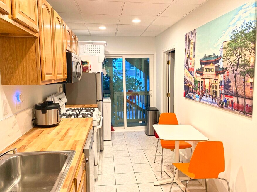 130 W 8th St unit 2, Boston, MA 02127 - photo 1