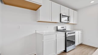 158 Cressmoor Blvd, Hobart, IN 46342