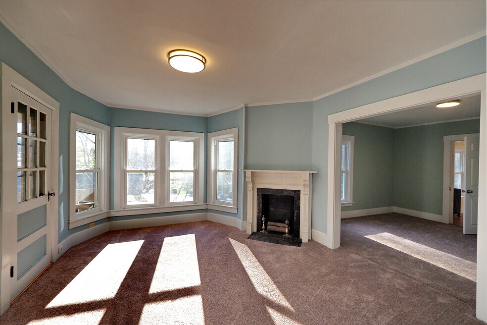 197 Western Ave unit 2 - Upstairs, Brattleboro, VT 05301 - photo 1