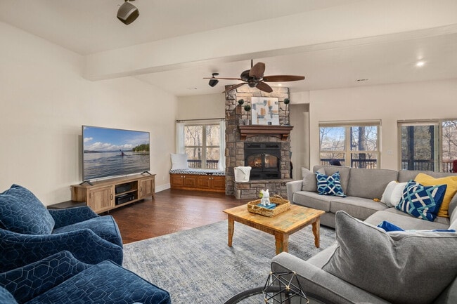 366 Lakeside Rd unit ID1221805P, Eureka Springs, AR 72631 - photo 3