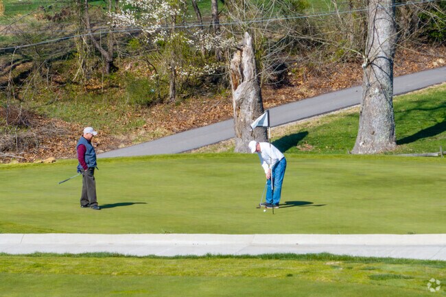 Little Creek Golf Course features an 18-hole public course and offers discounted rates for South Charleston, WV, residents.