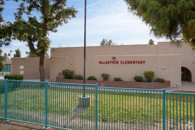 MacArthur Elementary in Mesa encourages strong community engagement.