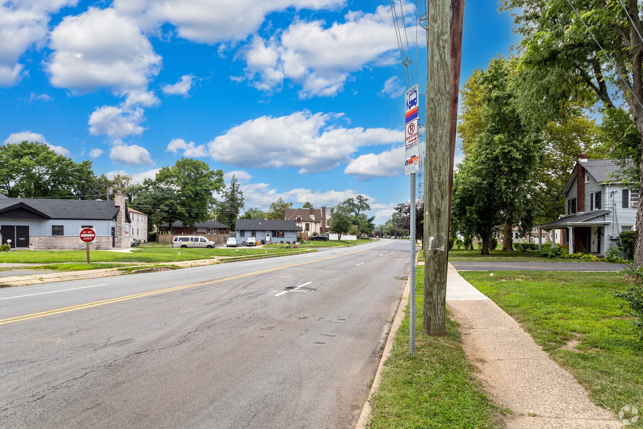 NJ Transit has some bus routes in the Glendale neighborhood like this one on Parkway Ave.