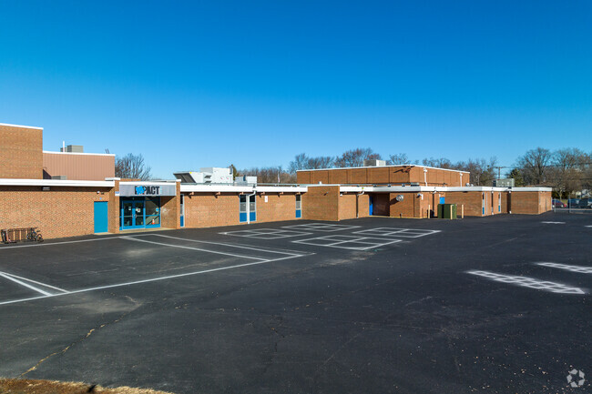 Perry Elementary School has a student-teacher ratio of 11 to 1.