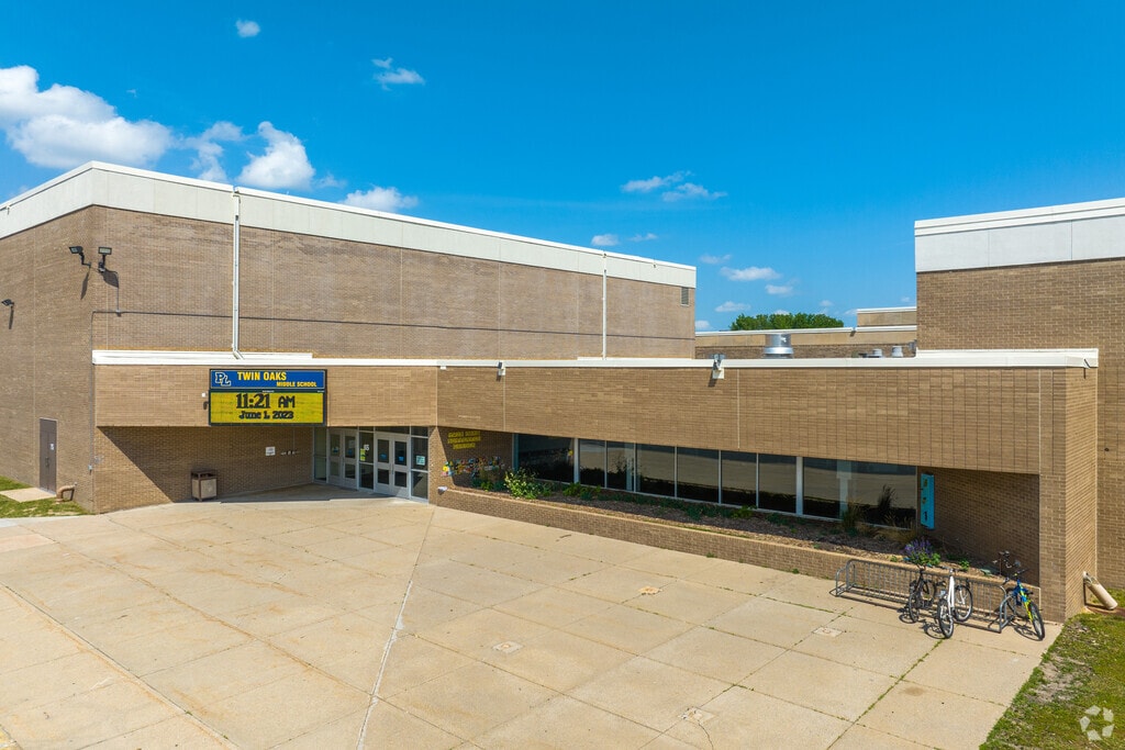 Twin Oaks Middle School is located in the Prior Lake neighborhood.