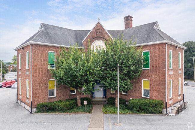 Elizabeth Z Price Elementary School earns an overall C- grade from niche.com.