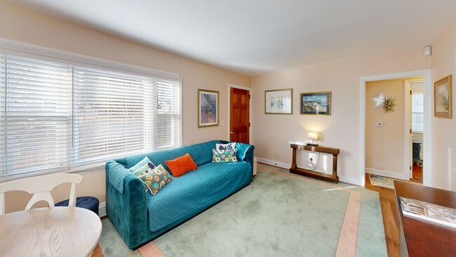 6 Anita Ave, Waterford, CT 06385 - photo 3