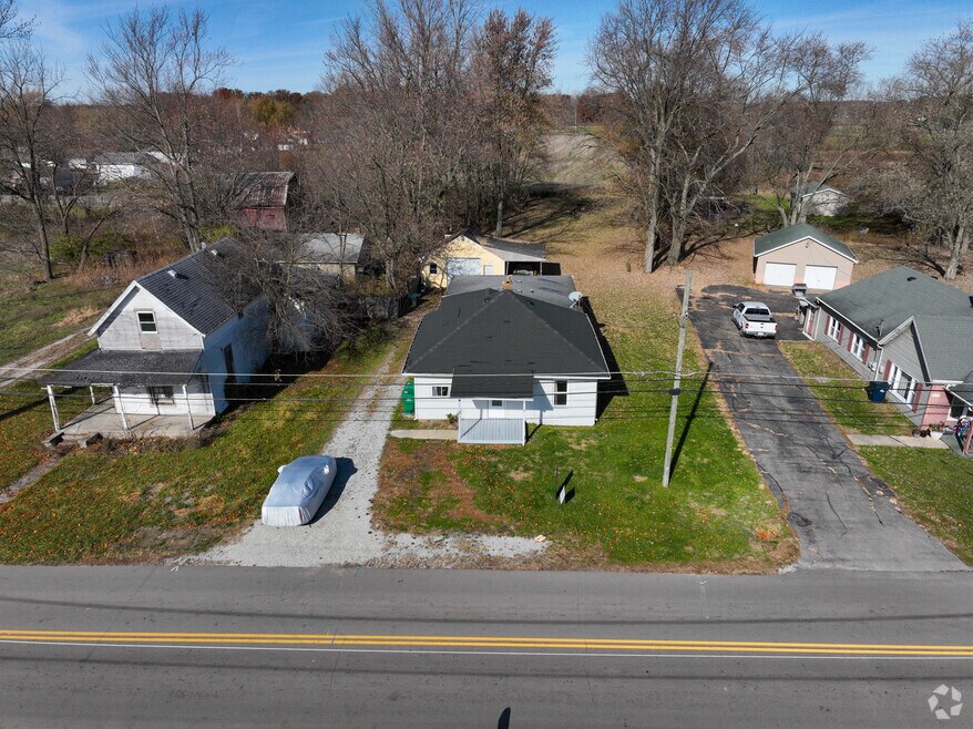 2820 Brown St, New Castle, IN 47362 - photo 2