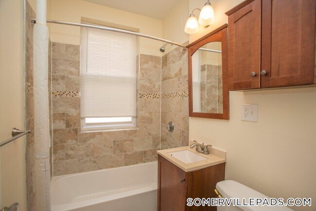 138 Highland Ave unit 5, Somerville, MA 02143 - photo 4
