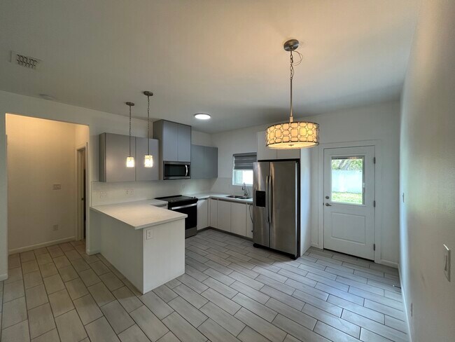 1723 W Marlin St unit 2, Pharr, TX 78577 - photo 4