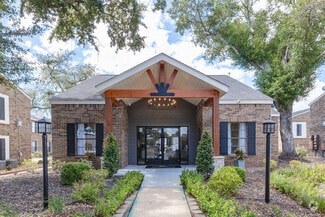 221 Eisenhower Dr, Biloxi, MS 39531