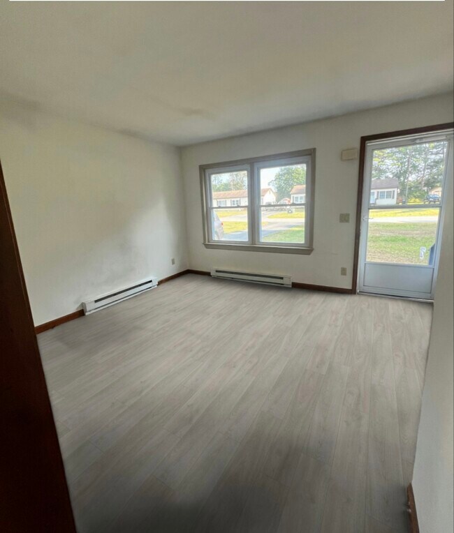 11 Loughran Dr unit 11 Loughran, Corinth, NY 12822 - photo 4