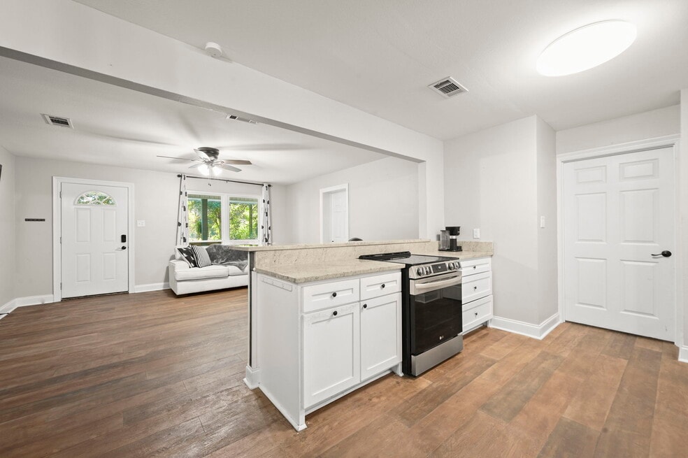 23705 Walker South Rd, Denham Springs, LA 70726 - photo 1