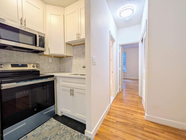 11 Cazenove St unit 2, Boston, MA 02116 - photo 2