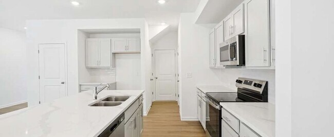 5357 Frontier Ct, Flowery Branch, GA 30542 - photo 7