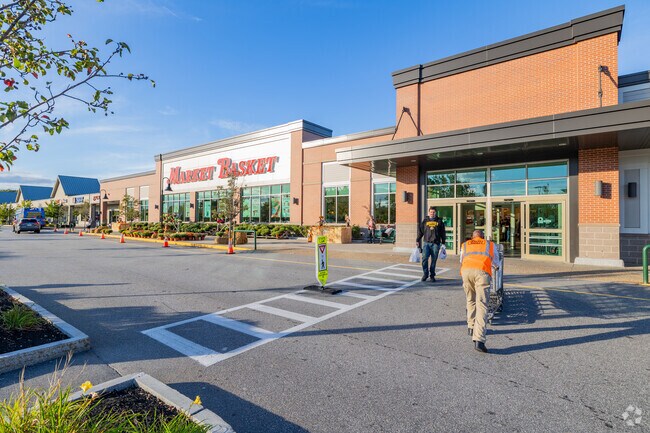 Market Basket is your one stop shop for all of your grocery needs in the North End Nashua.