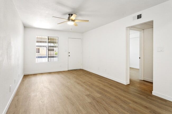 The Hamptons, Mesa, AZ 85204 - photo 5