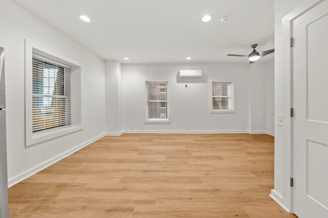 4245 Troost Ave unit 1, Kansas City, MO 64110 - photo 5