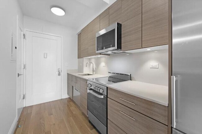 The Gemstone unit 402, New York, NY 10023 - photo 5