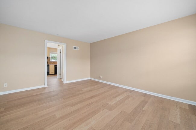 447 Olian Dr, Hazelwood, MO 63042 - photo 2