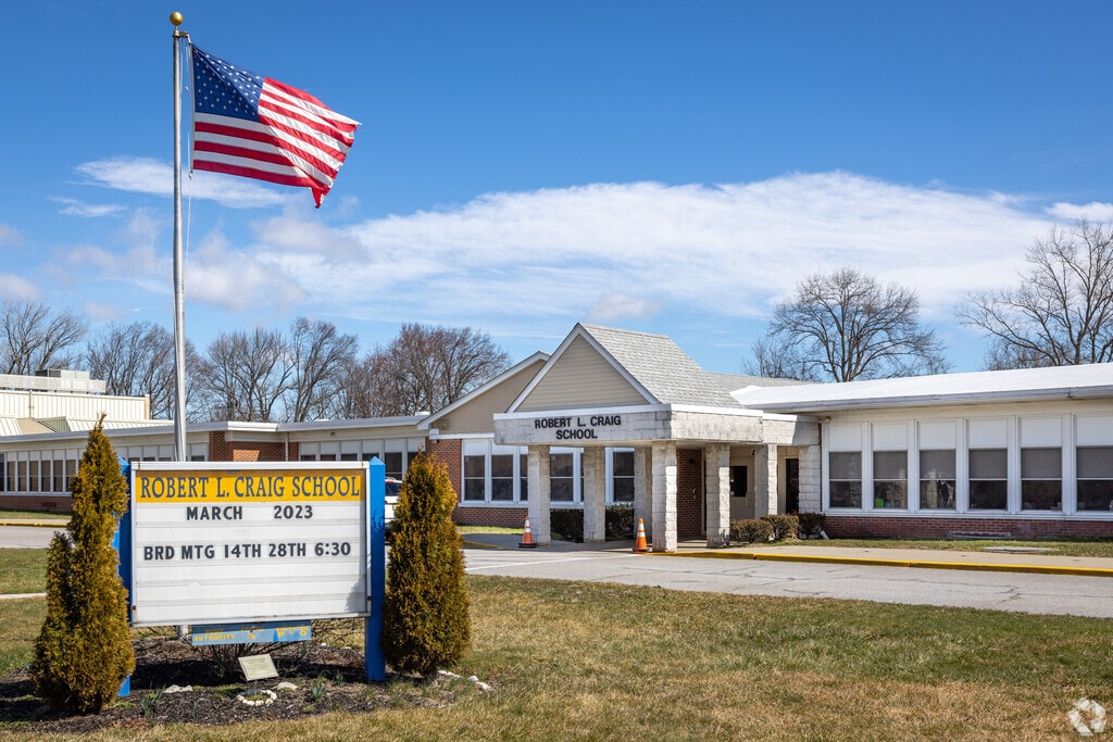 Mr. Robert L. Craig Elementary School, Rankings & Reviews