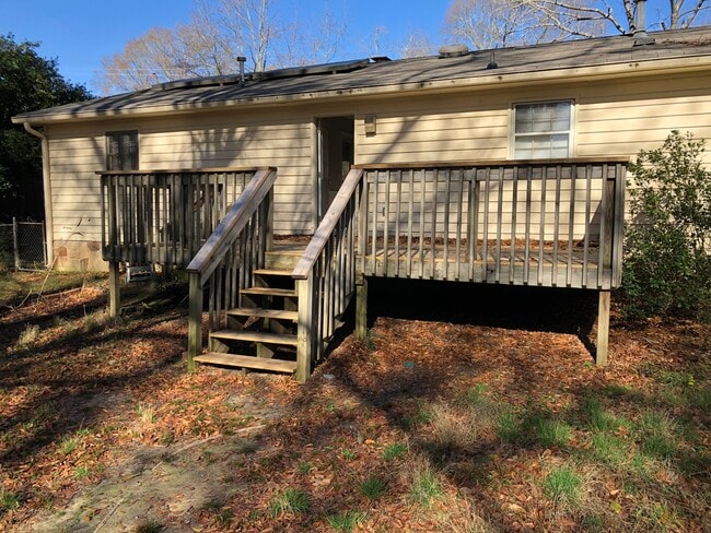 1015 Eastview Rd NE, Conyers, GA 30012 - photo 4