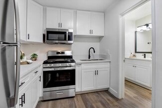 7650 Reseda Blvd, Reseda, CA 91335