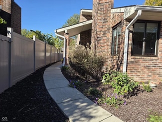 943 Mockernut Ct, Columbus, IN 47201