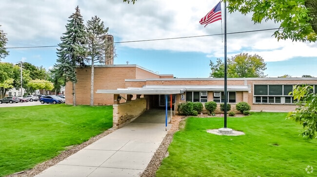 Your kids will find a love of learning atFifty-Third Street School.