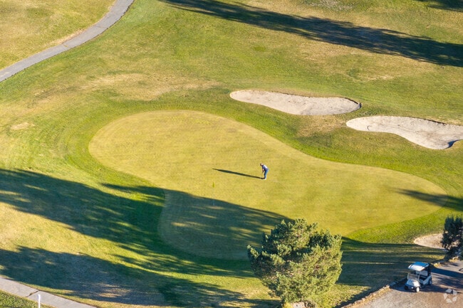 Practice your swing at Fall River Valley Golf & Country Club.