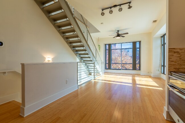 2133 Southend Dr unit 301, Charlotte, NC 28203 - photo 2