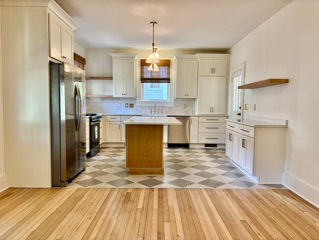 201 Hickory St, Charleston, SC 29407 - photo 2